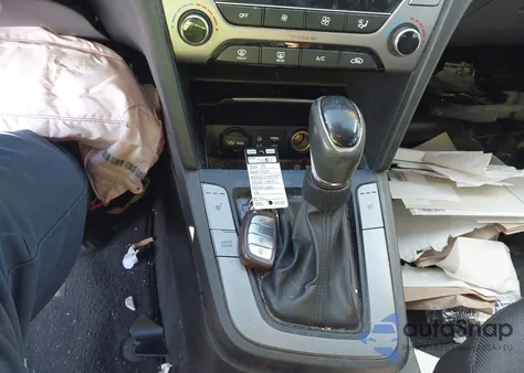 2018 Hyundai Elantra Value Edition из США, поврежденный, VIN 5NPD84LF3JH366668